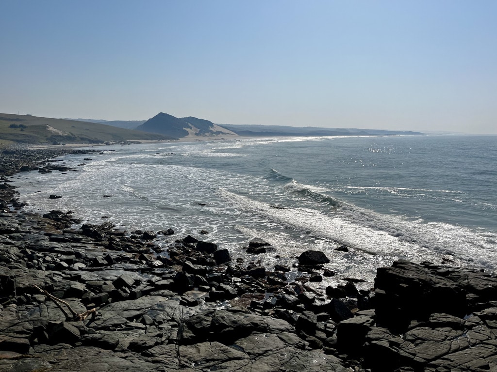 Costline between Cob Inn and Mazzepa Bay