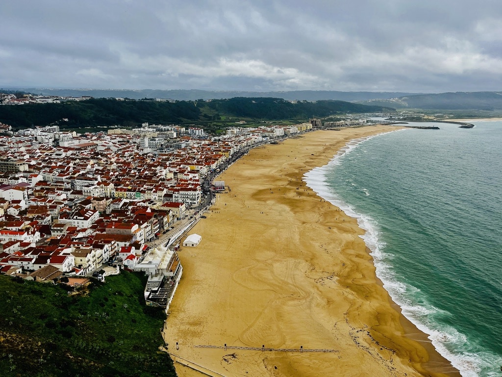 View of Nazaré, the beach and the ocean from Sítio.