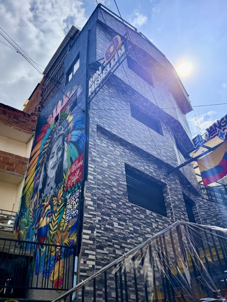 Medellín, Communa 13